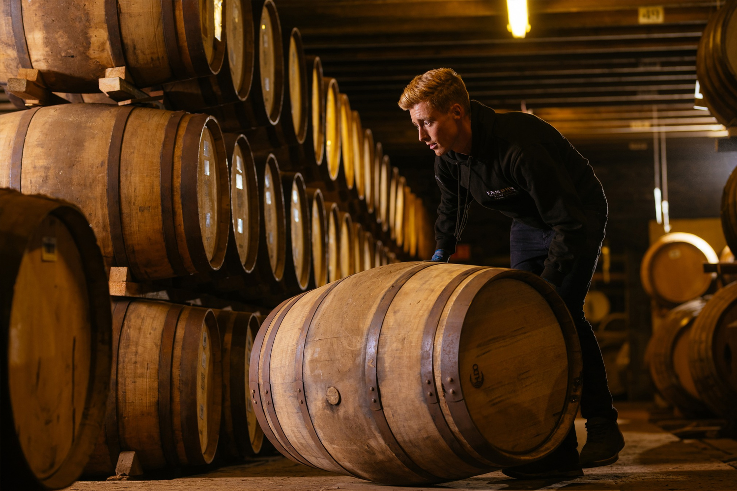 Thùng ủ có vai trò quan trọng trong việc tạo nên hương vị của whisky