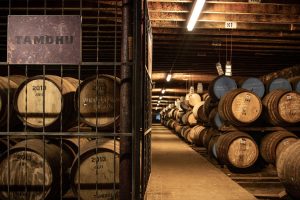 Nhà chưng cất Tamdhu nổi tiếng với những dòng Single Malt cao cấp được ủ trong thùng Oloroso Sherry tuyển chọn