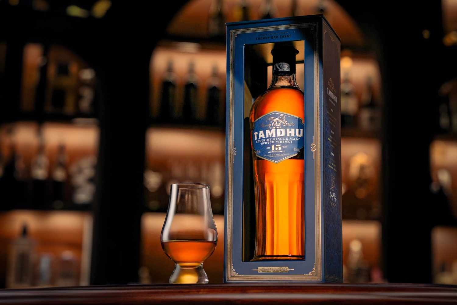 Tamdhu Single Malt whisky được ủ tối trong thùng gỗ sồi Sherry