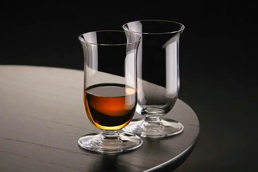 Ly Riedel Single Malt Whisky