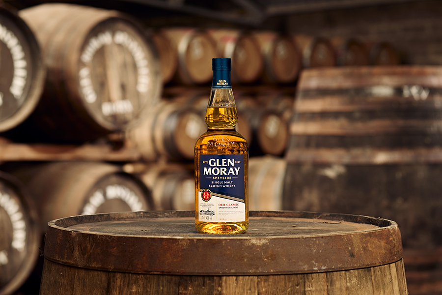 Glen Moray Classic được ủ hoàn toàn trong thùng gỗ sồi Mỹ với lớp hương vị mượt mà, tươi sáng
