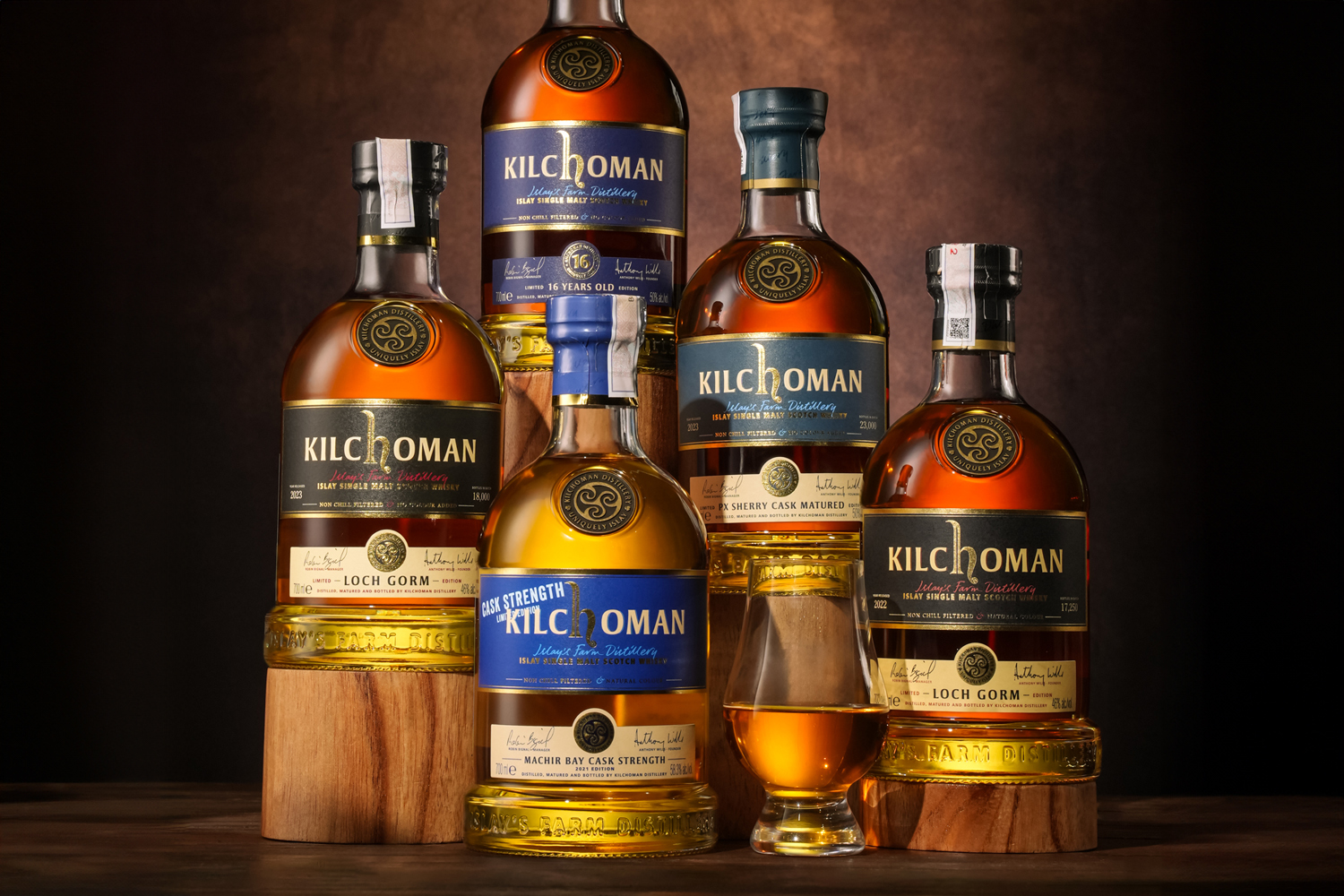 Danh mục whisky single malt của Kilchoman mang đến trải nghiệm whisky hương khói than bùn đậm chất Islay