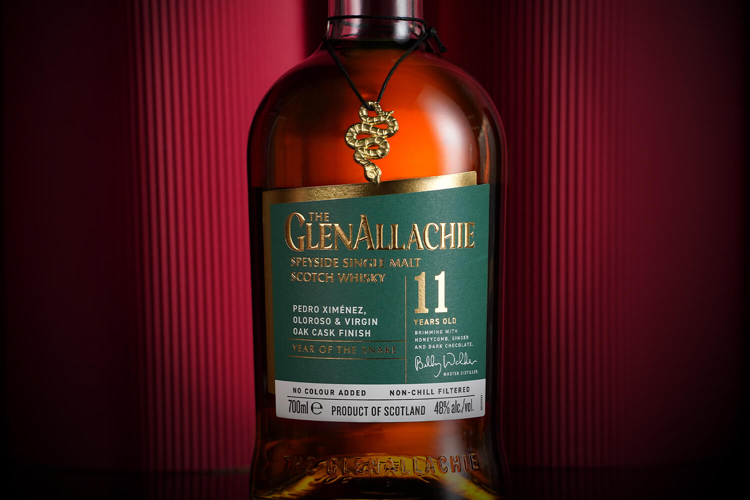 GlenAllachie 11 YO với hình ảnh linh vật rắn vàng biểu tượng cho trí tuệ, tài lộc và thịnh vượng.