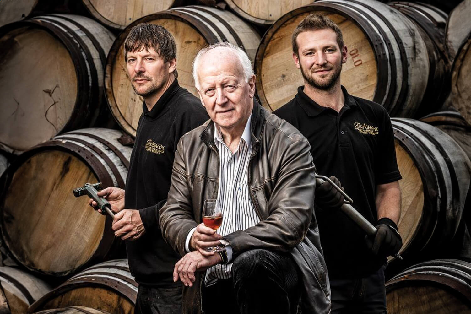 Billy Walker cùng đội ngũ của ông tại nhà máy GlenAllachie