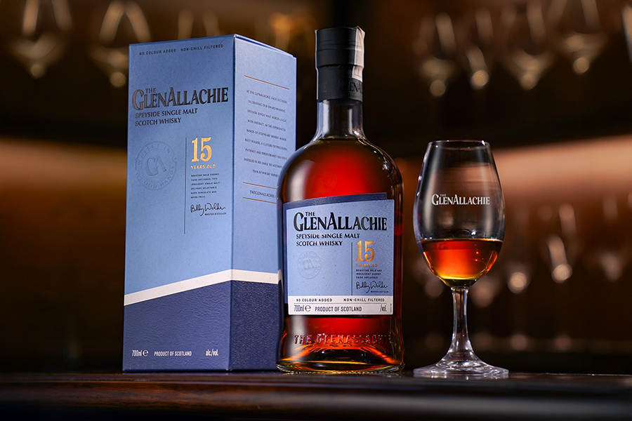 Thuật ngữ single malt whisky chỉ những dòng rượu được sản xuất tại một nhà máy duy nhất, nhưng có thể pha trộn từ nhiều thùng khác nhau.