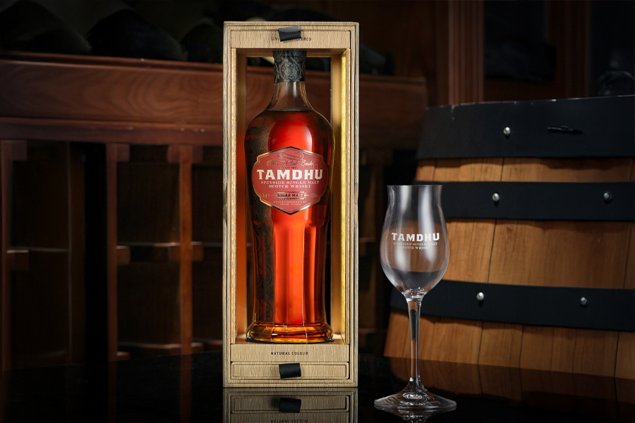 Tamdhu Cigar Malt III là quà tặng tượng trưng cho phong cách, sự tinh tế và đẳng cấp của những người đứng đầu doanh nghiệp