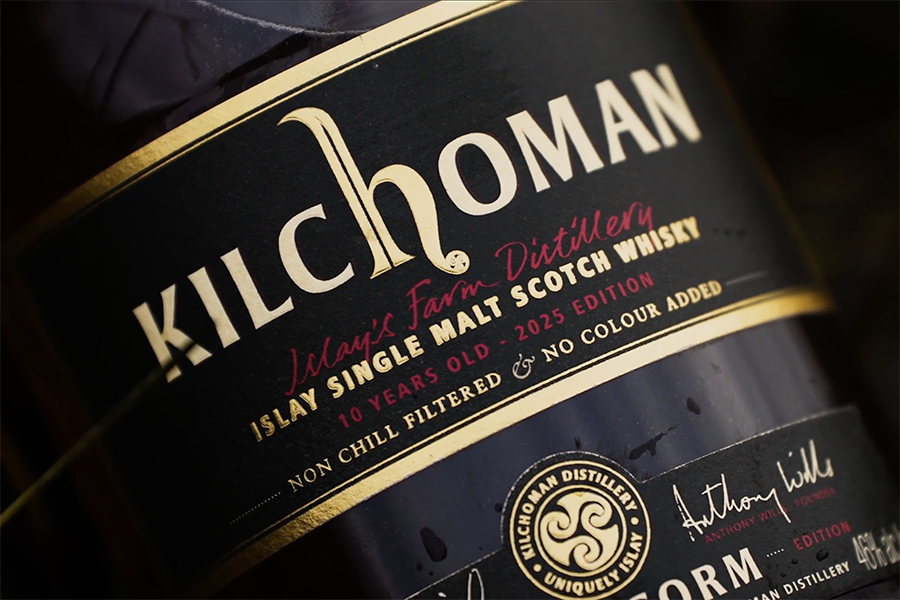 Cận cảnh Kilchoman Loch Gorm 2025