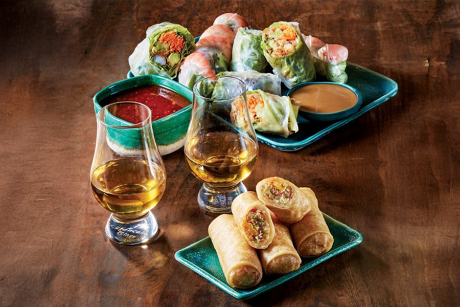 Gỏi cuốn, nem rán hay chả giò tưởng chừng chẳng liên quan gì đến whisky, nhưng sự thật là nếu chọn đúng loại rượu, bạn sẽ tìm thấy một sự kết hợp mới mẻ và cực kỳ thú vị