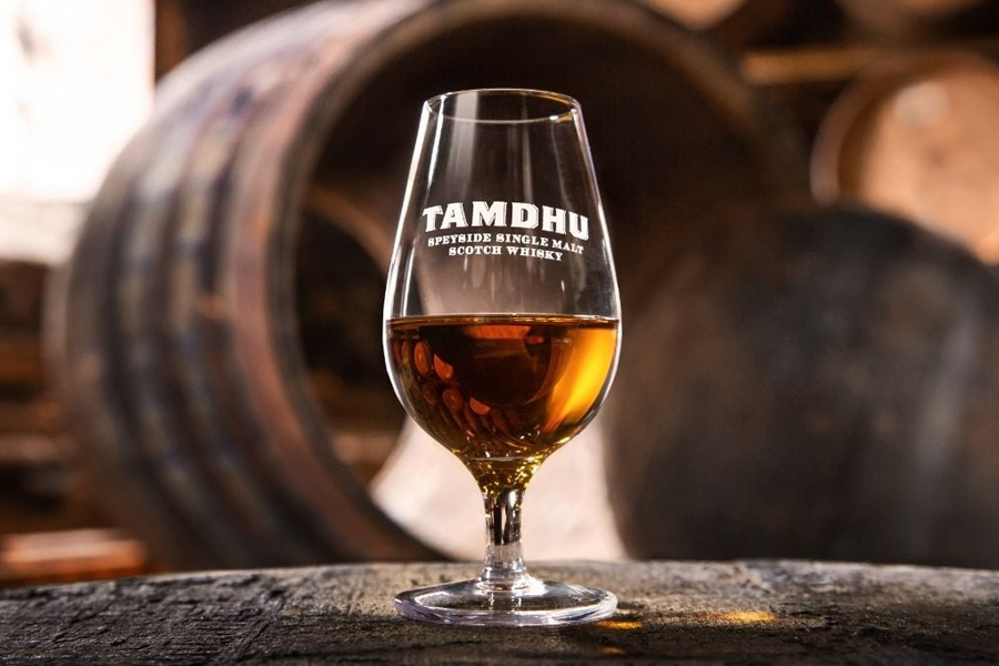 Hương toffee trong whisky không phải là yếu tố ngẫu nhiên, mà là kết quả của nhiều yếu tố trong quá trình ủ và trưởng thành trong thùng gỗ sồi.