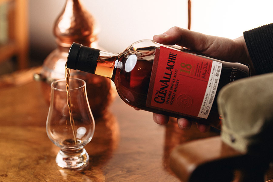 GlenAllachie 18 Year Old là một trong những single malt tiêu biểu với dấu ấn hương vị toffee nổi bật