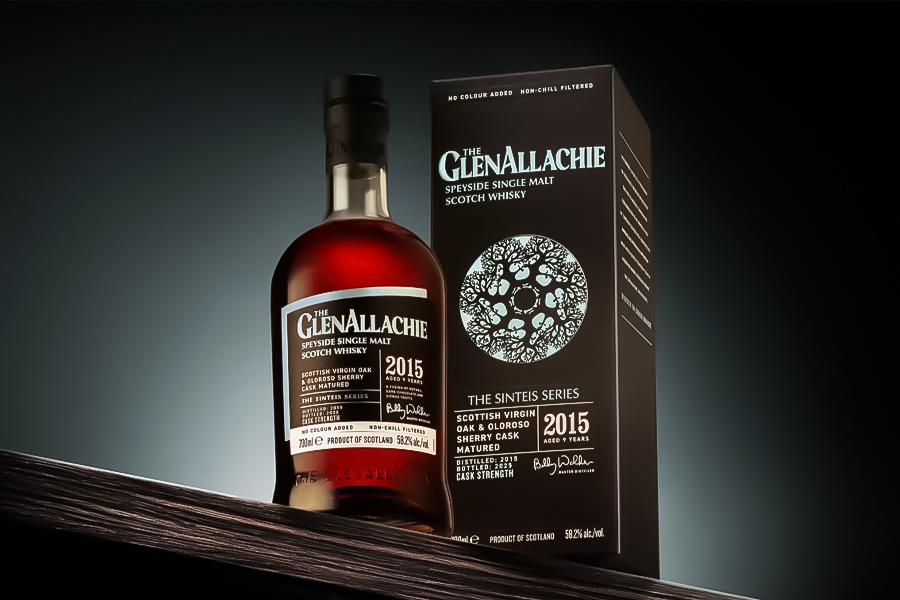 The GlenAllachie Sinteis Series Part II 2015 là sự kết hợp giữa 2 loại thùng ủ: Scottish Virgin Oak và Oloroso Sherry