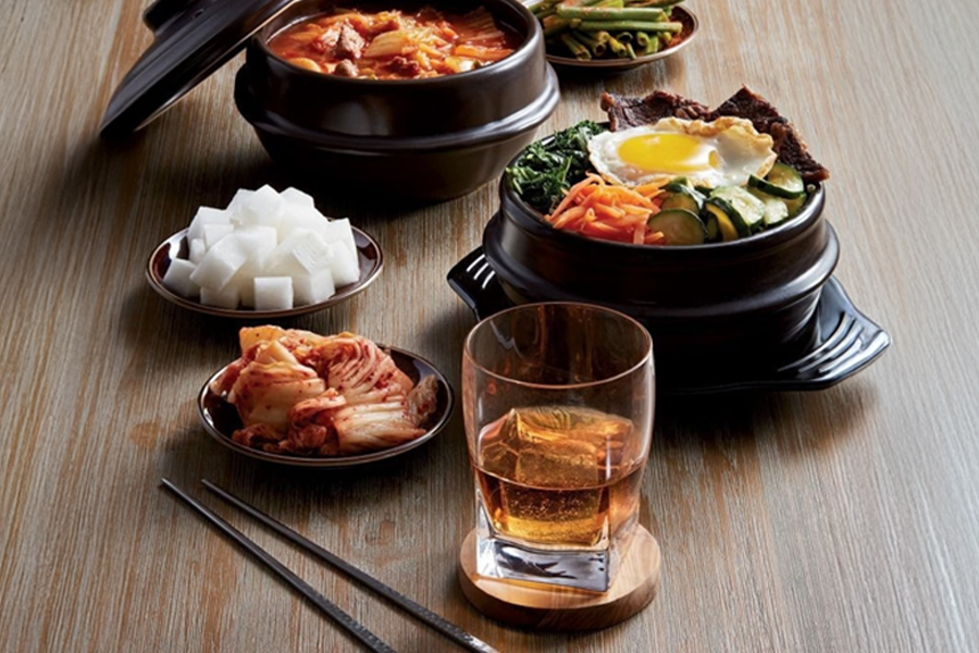 Tìm hiểu cách kết hợp các món ăn truyền thống Hàn Quốc cùng rượu whisky