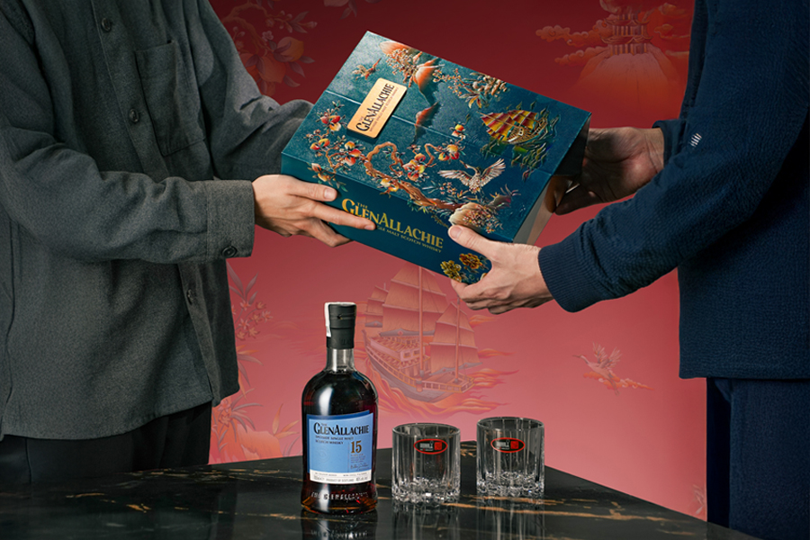 Quà tặng whisky là cách gửi gắm lời chúc thành công, lời tri ân và sự trân trọng dành cho người nhận, được nhiều doanh nghiệp lựa chọn trong dịp lễ hội cuối năm