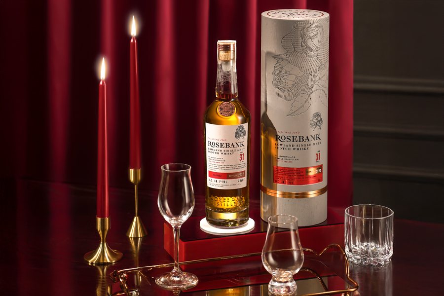 Một tips chọn quà tặng whisky đơn giản là tuổi đời của người nhận tỷ lệ thuận với tuổi của whisky