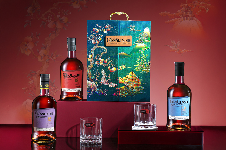 Hộp quà whisky GlenAllachie “Thuận Buồm Xuôi Gió” với thông điệp phú quý, hanh thông, thích hợp trao gửi trong dịp đầu năm