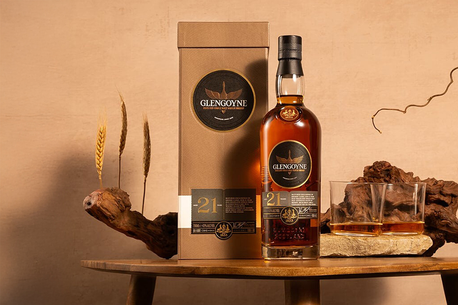 Glengoyne 21 YO là quà tặng whisky lý tưởng cho các dịp lễ cuối năm hay những cột mốc quan trọng của doanh nghiệp, đối tác và những ai trân trọng giá trị của whisky trưởng thành lâu năm.