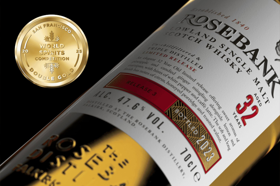 Rosebank 32 Year Old - Legacy Release Three đạt nhiều giải thưởng danh giá, là siêu phẩm dành cho nhà sưu tầm và người yêu thích whisky