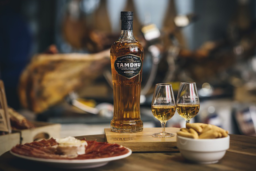 Tamdhu Distinction là phiên bản single malt đặc biệt được ra đời để tôn vinh các thùng ủ sherry từ gỗ sồi Mỹ