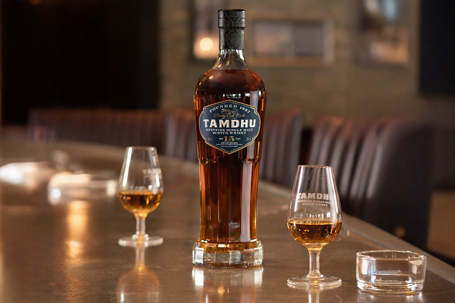 Tamdhu 15 YO là whisky sherry cask mang phong vị cổ điển, tinh tế, phù hợp với người yêu thích hương vị đậm đà, dày chiều sâu