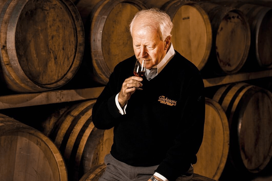 GlenAllachie Single Cask là bộ sưu tập whisky thùng đơn được tuyển chọn thủ công bởi Master Distiller Billy Walker