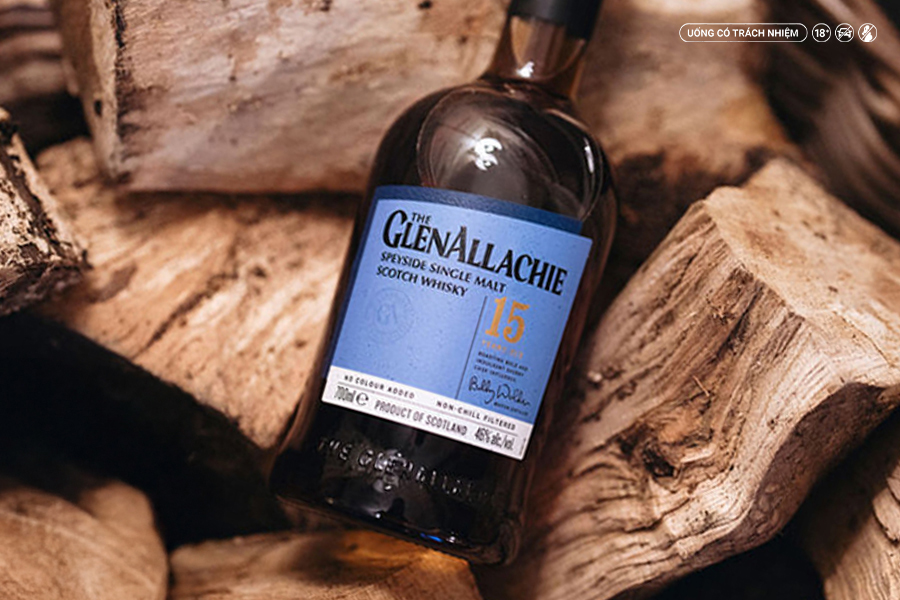 Bạch đậu khấu cardamom xuất hiện một cách kín đáo trong hậu vị của GlenAllachie 15 YO, mang đến cảm giác thanh cay nhẹ nhàng