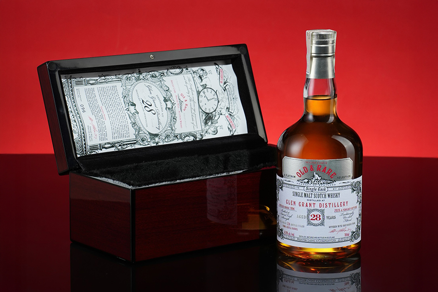 Glen Grant 28 YO 1994 là lựa chọn quà tặng whisky dành cho người yêu phong cách cổ điển, chuẩn mực và giàu chiều sâu.