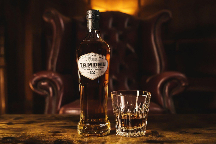 Việc lựa chọn Scotch hay Bourbon không nên dựa trên “định kiến” mà nên dựa trên mục tiêu trải nghiệm.