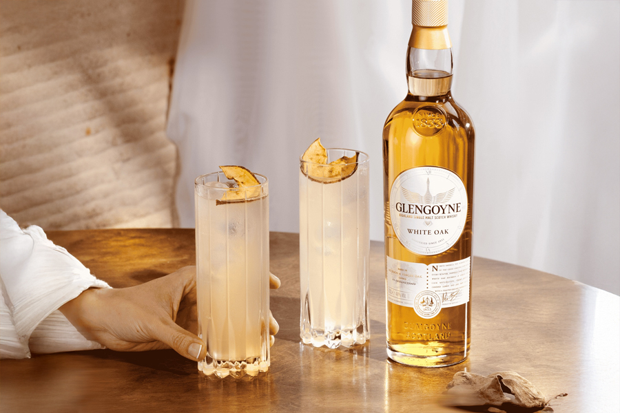Một ly cocktail nhẹ, một highball với whisky, hay một dram nhỏ của whisky single malt giờ đây đóng vai trò như một điểm nhấn để bắt đầu một buổi tối thư giãn