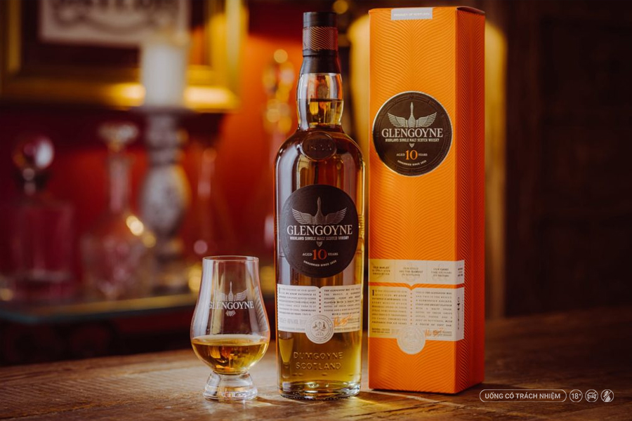 Glengoyne 10 Years Old là phiên bản nền tảng trong danh mục, là bước tiếp cận đầu tiên khi khám phá single malt từ nhà chưng cất Glengoyne