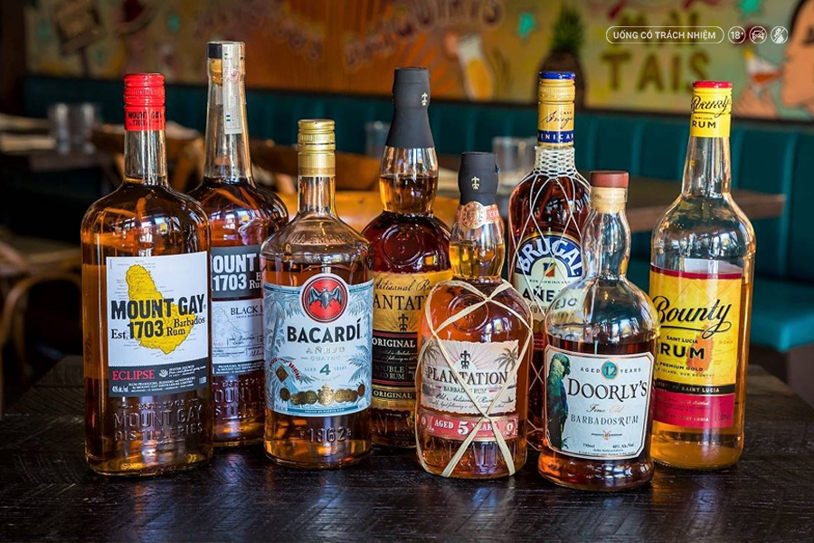 Từ White Rum nhẹ nhàng đến Dark Rum đậm đà, mỗi phong cách rum đều mang màu sắc và cá tính riêng, được hình thành bởi thời gian trưởng thành và loại thùng ủ.