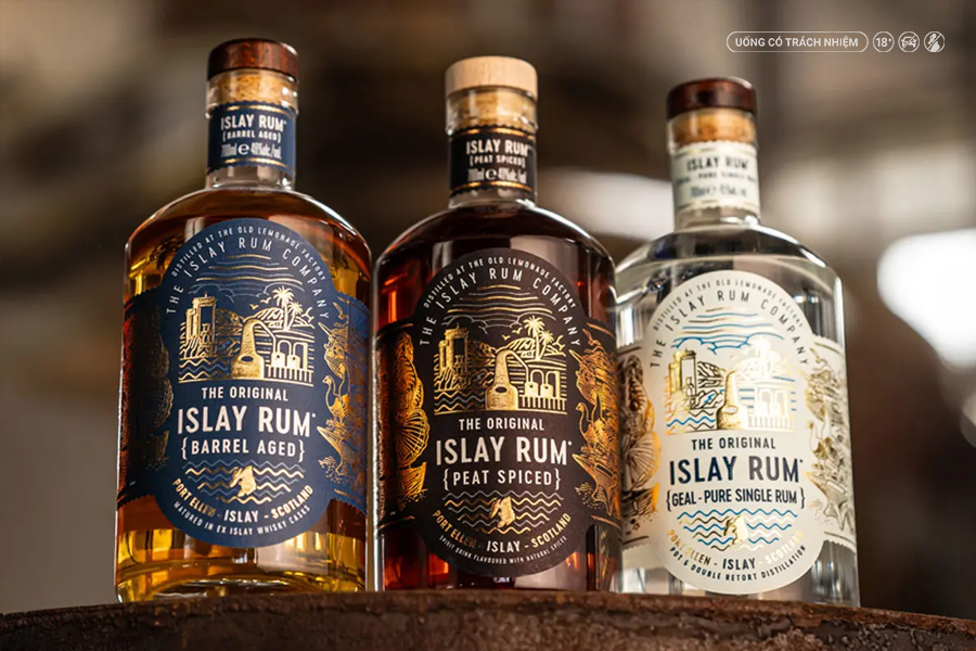 Không chỉ để thưởng thức nguyên chất, rum còn là nền tảng của nhiều loại cocktail kinh điển, từ Mojito tươi mát đến những biến tấu đậm đà dành cho người yêu thích rượu mạnh.