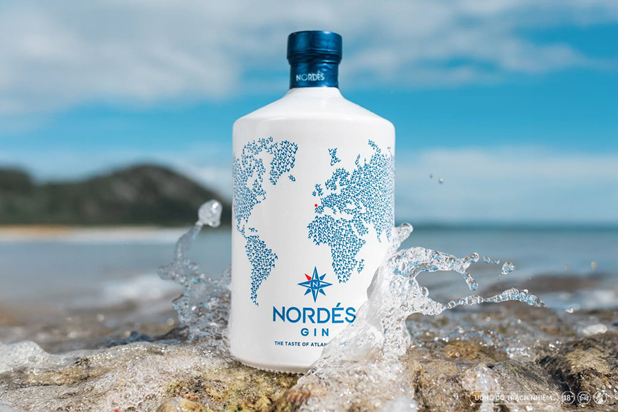 Thương hiệu Nordes Gin - một loại gin cao cấp thực sự độc đáo được làm từ những nguyên liệu đặc trưng của vùng Galicia , nắm bắt trọn vẹn tinh túy của Đại Tây Dương.
