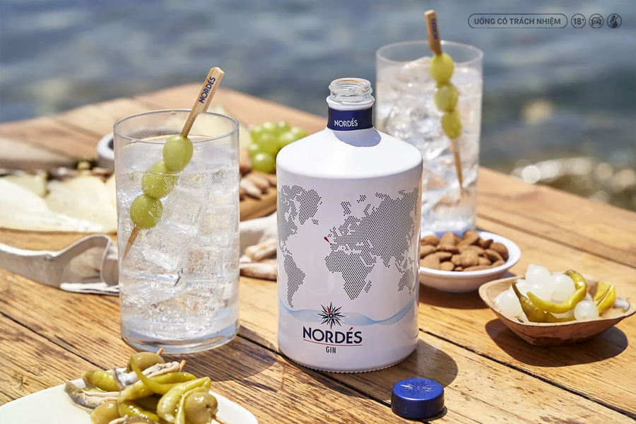 Khi nhắc đến cách uống Gin phổ biến nhất, Gin & Tonic gần như luôn đứng đầu danh sách