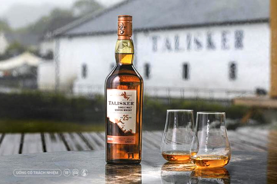 Talisker là đại diện tiêu biểu cho phong cách whisky khói mang dấu ấn biển cả của đảo Skye.