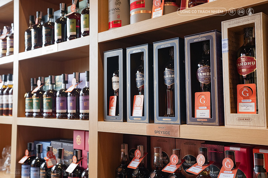 Lựa chọn địa chỉ có nguồn whisky chính hãng và đội ngũ tư vấn chuyên môn giúp doanh nghiệp dễ dàng tìm được hộp quà phù hợp với ngân sách và đối tượng nhận quà.