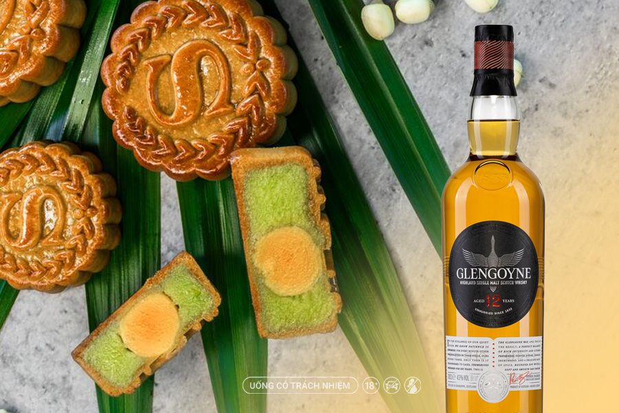 Glengoyne 12 YO & bánh vị thanh: Phong cách nhẹ nhàng, thanh lịch với hương trái cây và mật ong giúp những chiếc bánh ít ngọt thêm phần tinh tế.